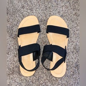 Universal Thread women’s black sandals size 8.5